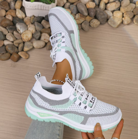 Sneakersy codzienne w minimalistycznym stylu